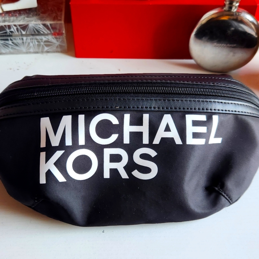 Michael Kors Black Belt Bag Sleek Sporty Design